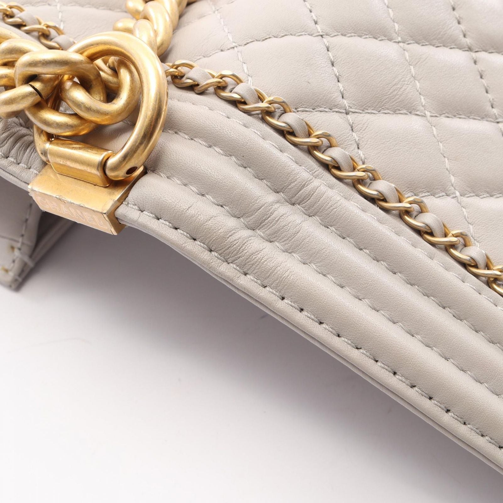 Chanel Shoulder Bag Boy Light Gray Lambskin Boy 19 Chain — view 8