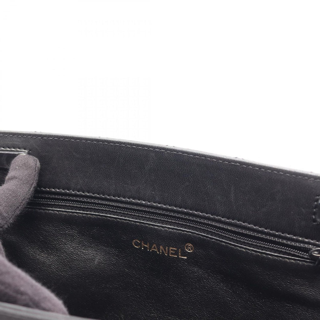 Chanel Shoulder Bag Quilted Black Lambskin — view 8