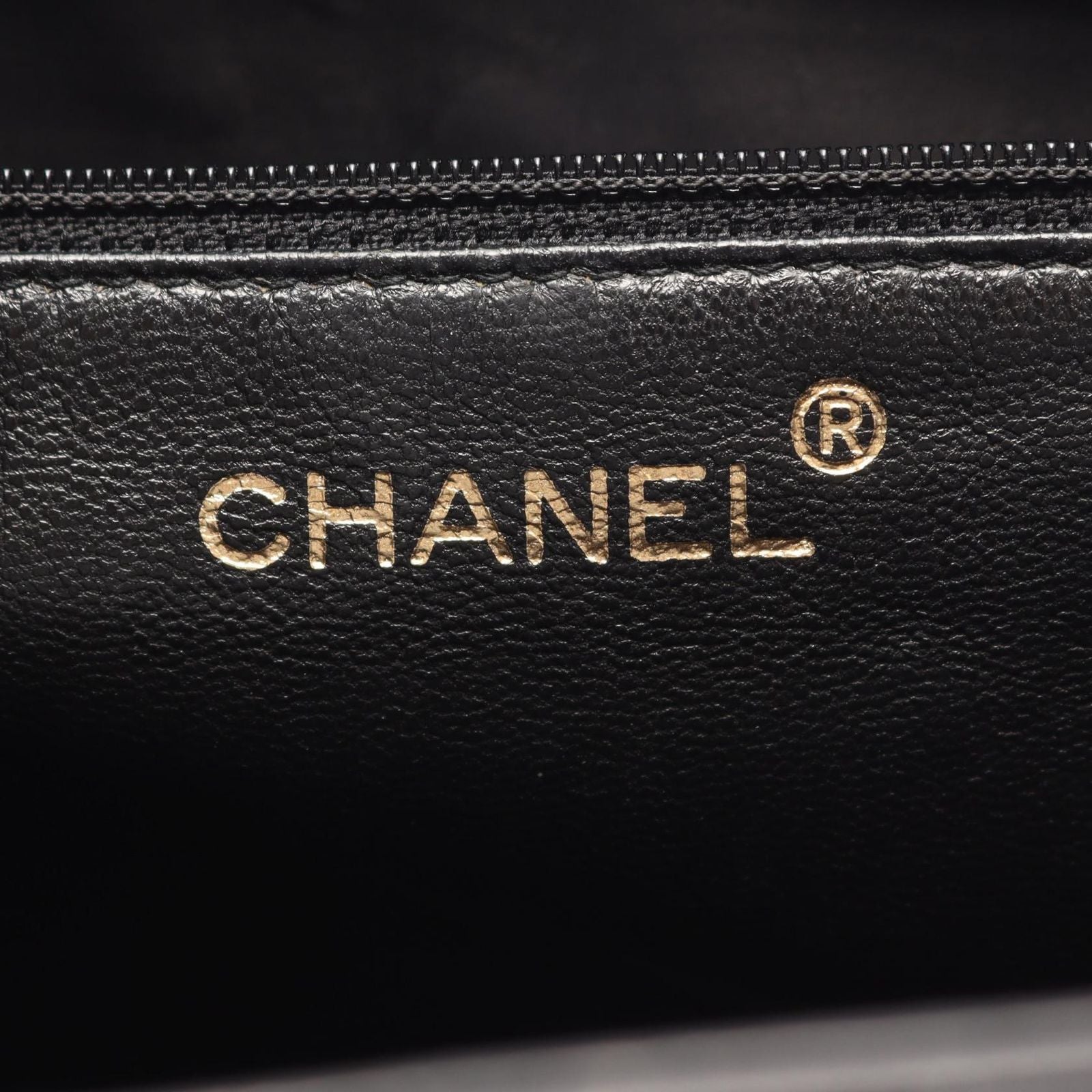 Chanel Shoulder Bag Quilted Black Lambskin — view 4