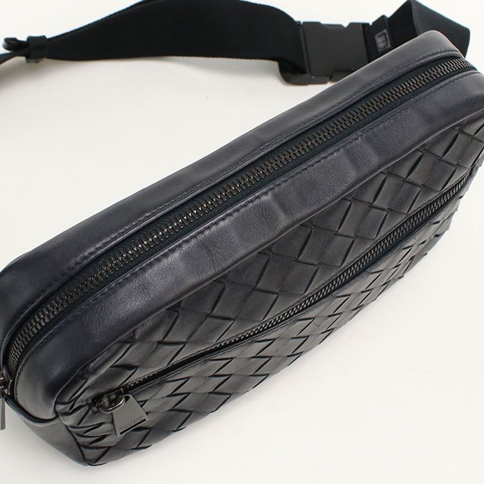 Bottega Veneta Belt Bag Intrecciato Leather — view 4