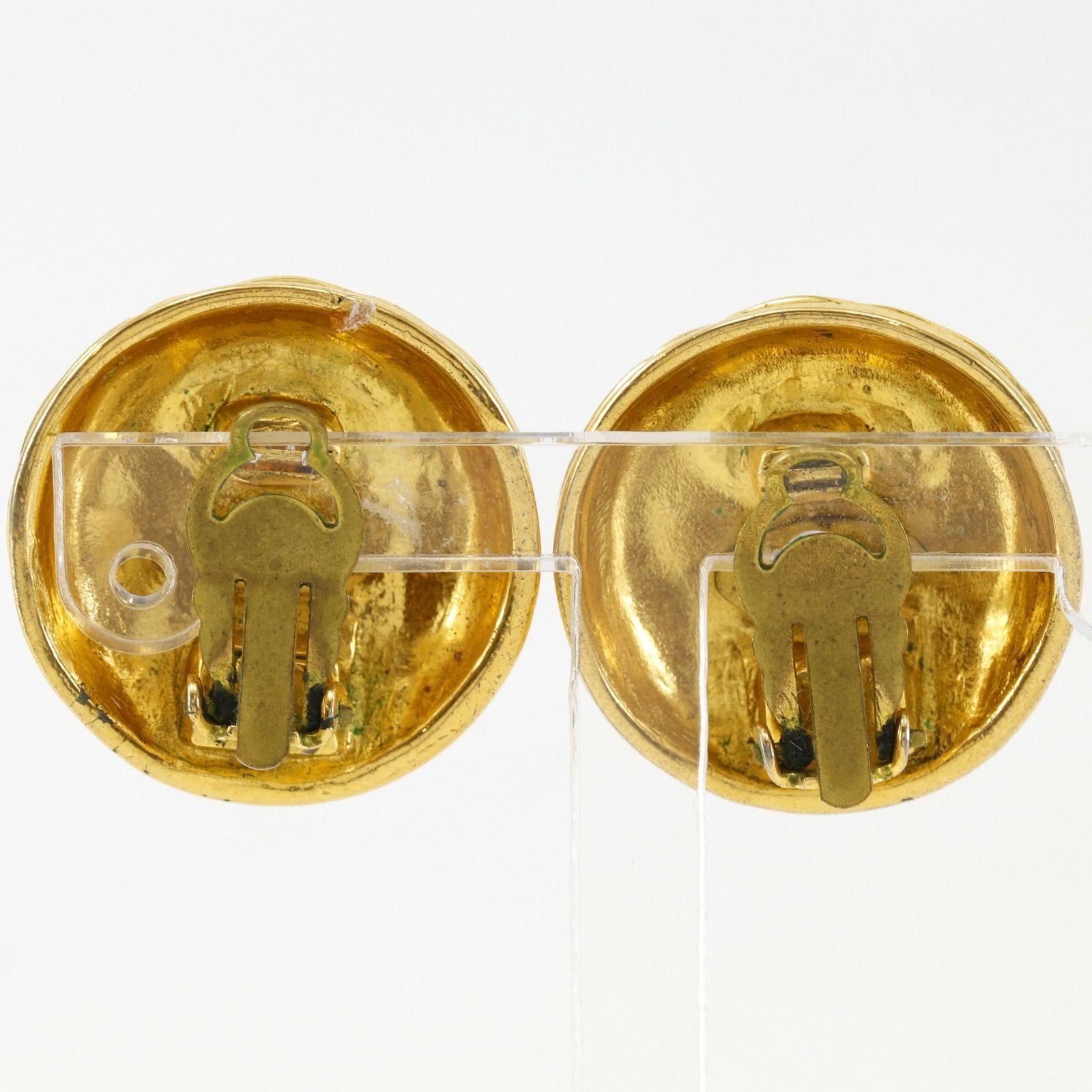 Chanel CC Logo Quilted Vintage Gold Plated 25 Earrings — view 3