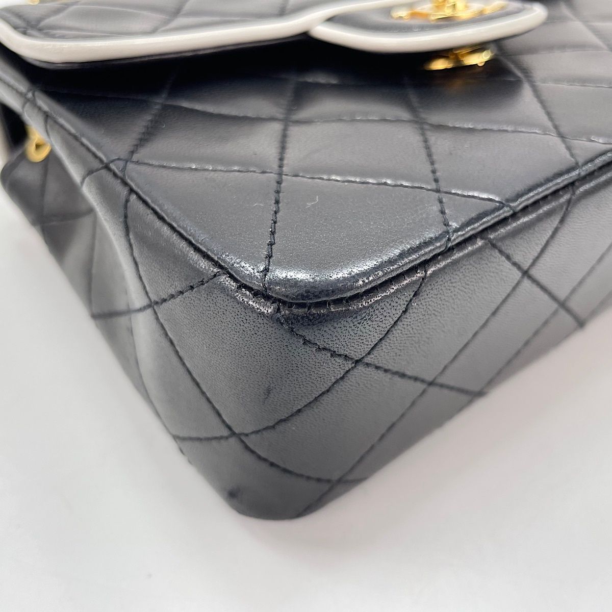 Chanel Shoulder Bag Mini Quilted — view 8