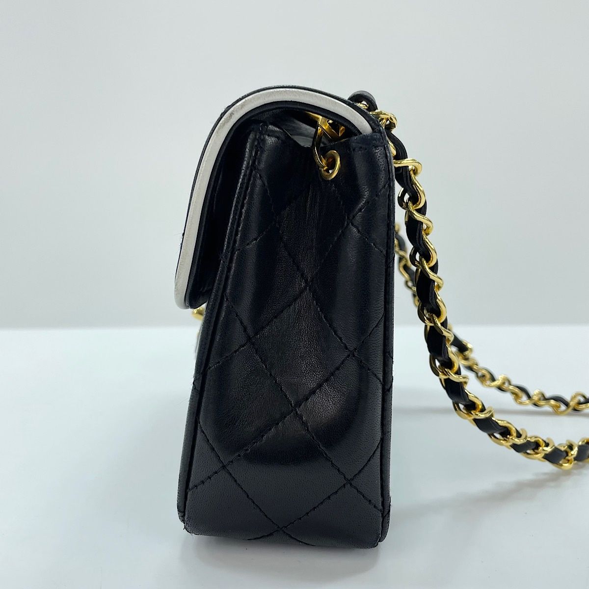 Chanel Shoulder Bag Mini Quilted — view 5
