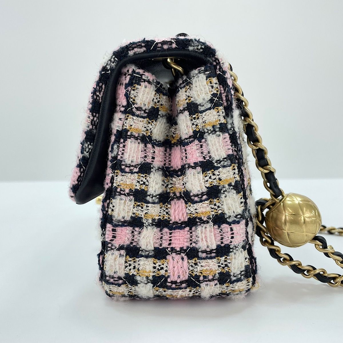 Chanel Shoulder Bag Mini Quilted — view 5