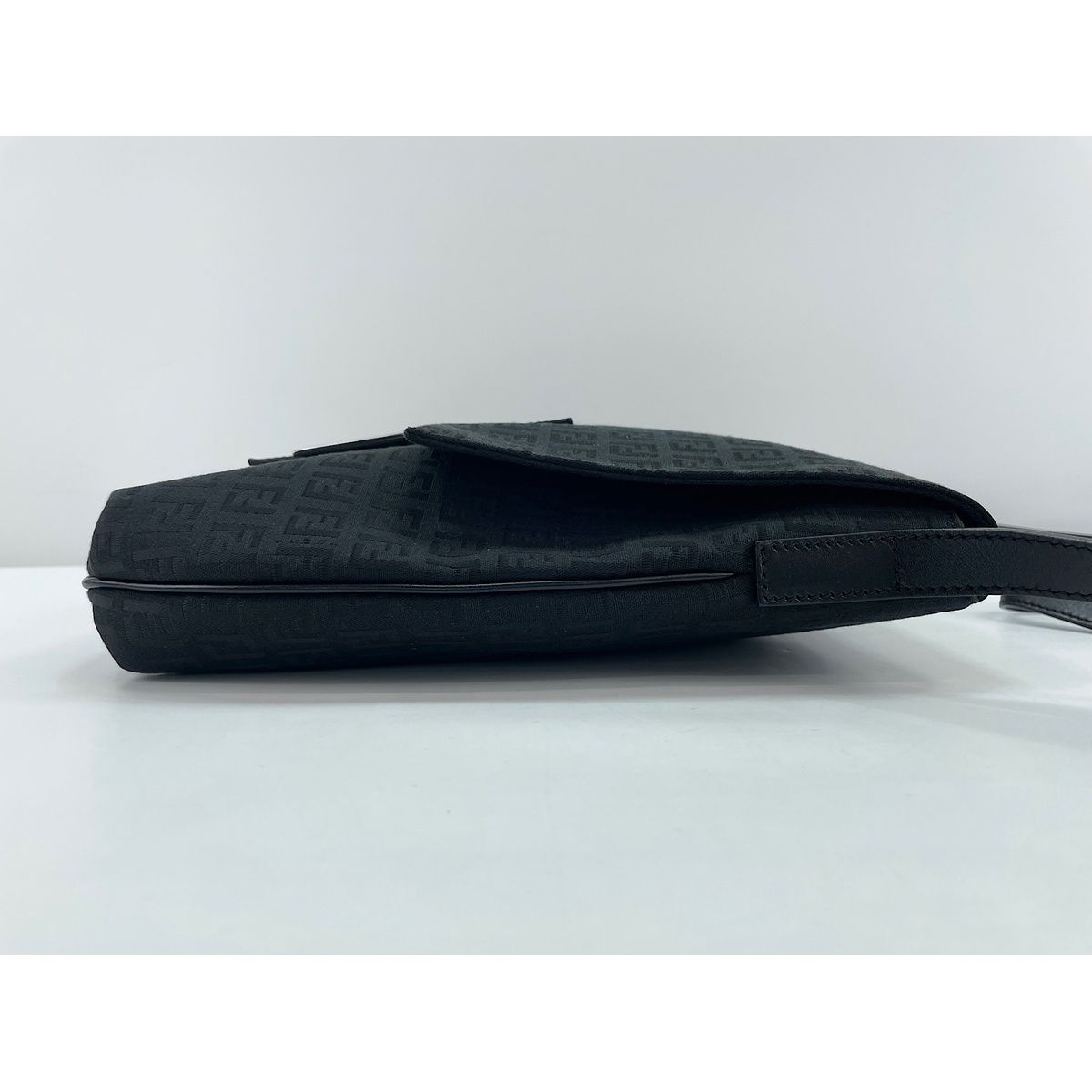 Fendi Shoulder Bag Black — view 4