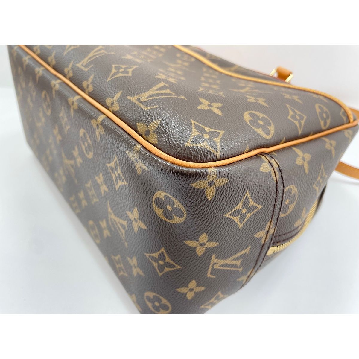 Louis Vuitton Shoulder Bag Deauville — view 8