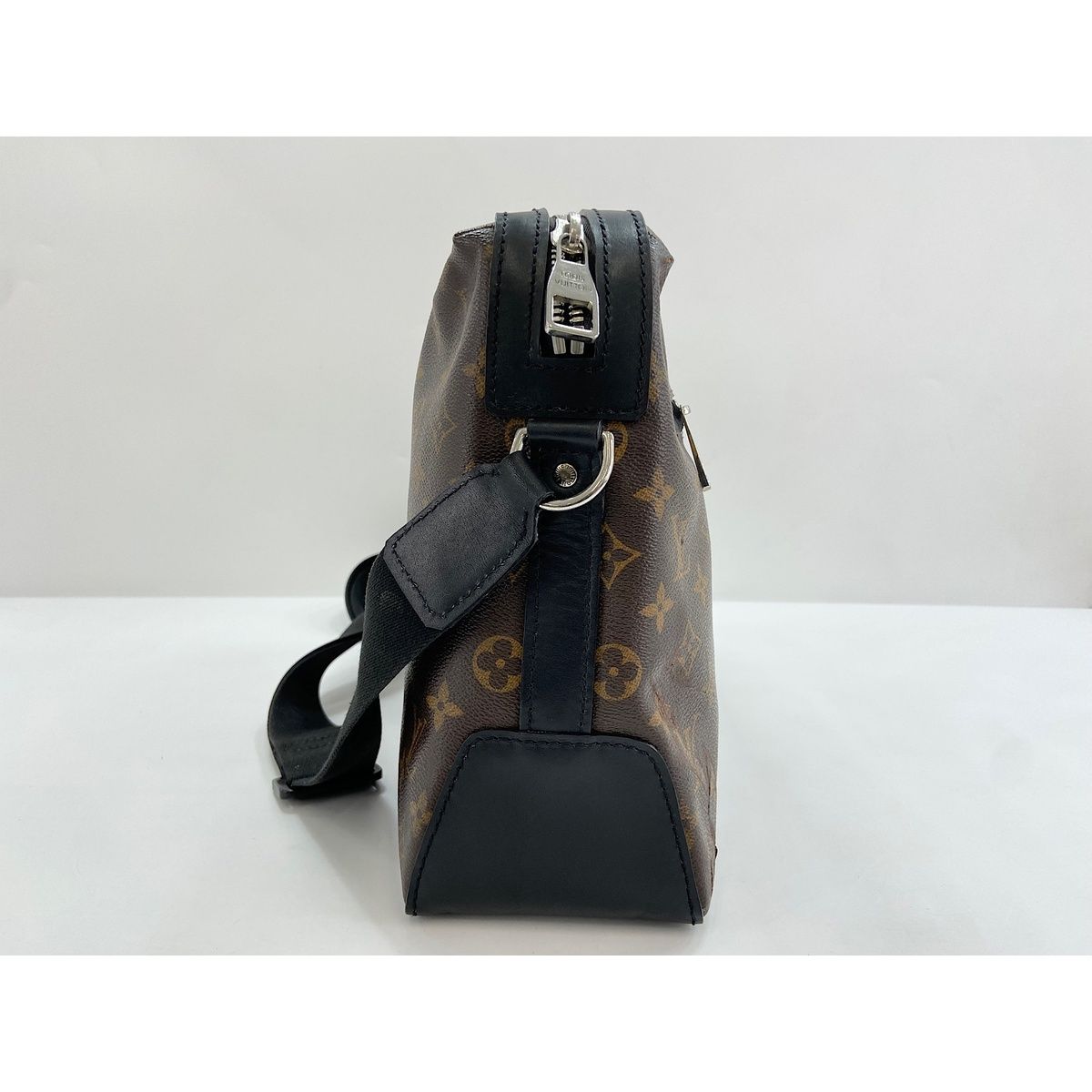 Louis Vuitton Shoulder Bag Torres — view 5
