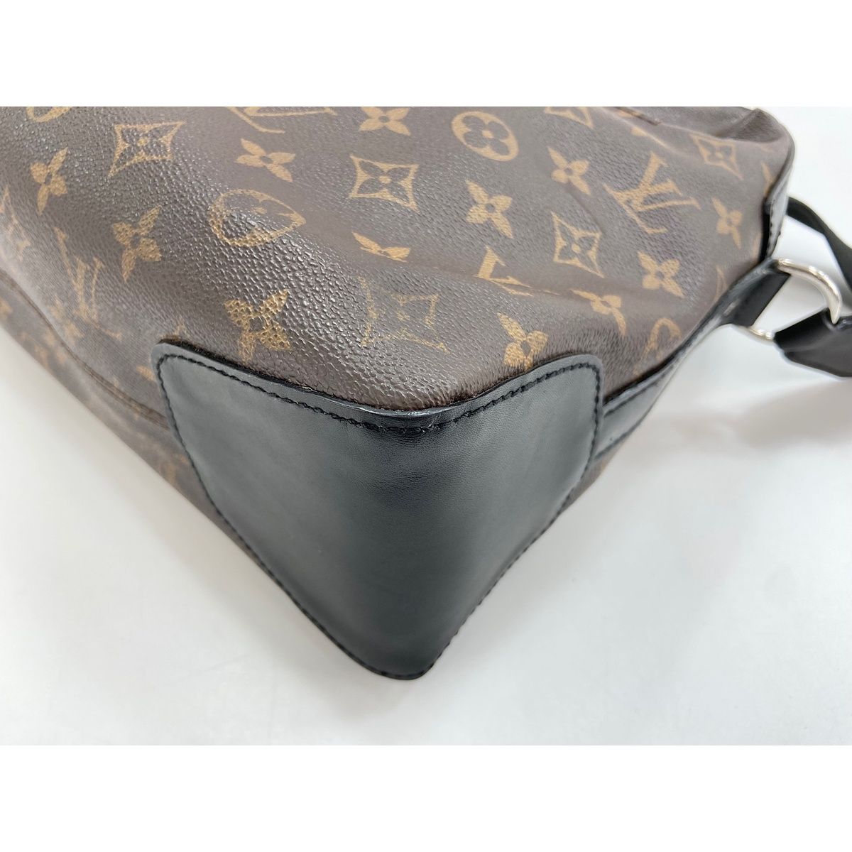 Louis Vuitton Shoulder Bag Torres — view 8