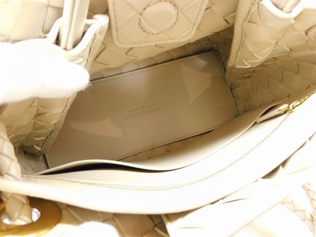 Bottega Veneta Certify of W/craft Small Andiamo Ecru 2-Way — view 5