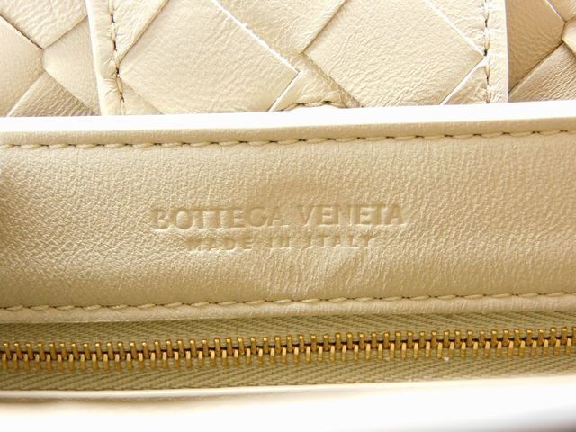 Bottega Veneta Certify of W/craft Small Andiamo Ecru 2-Way — view 6
