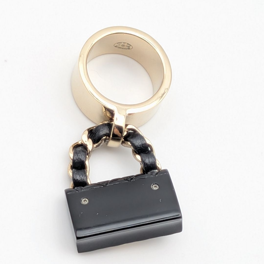 Chanel Ring CC Logo Turnlock Quilted Leather Bag Motif Black Gold 23c — view 4