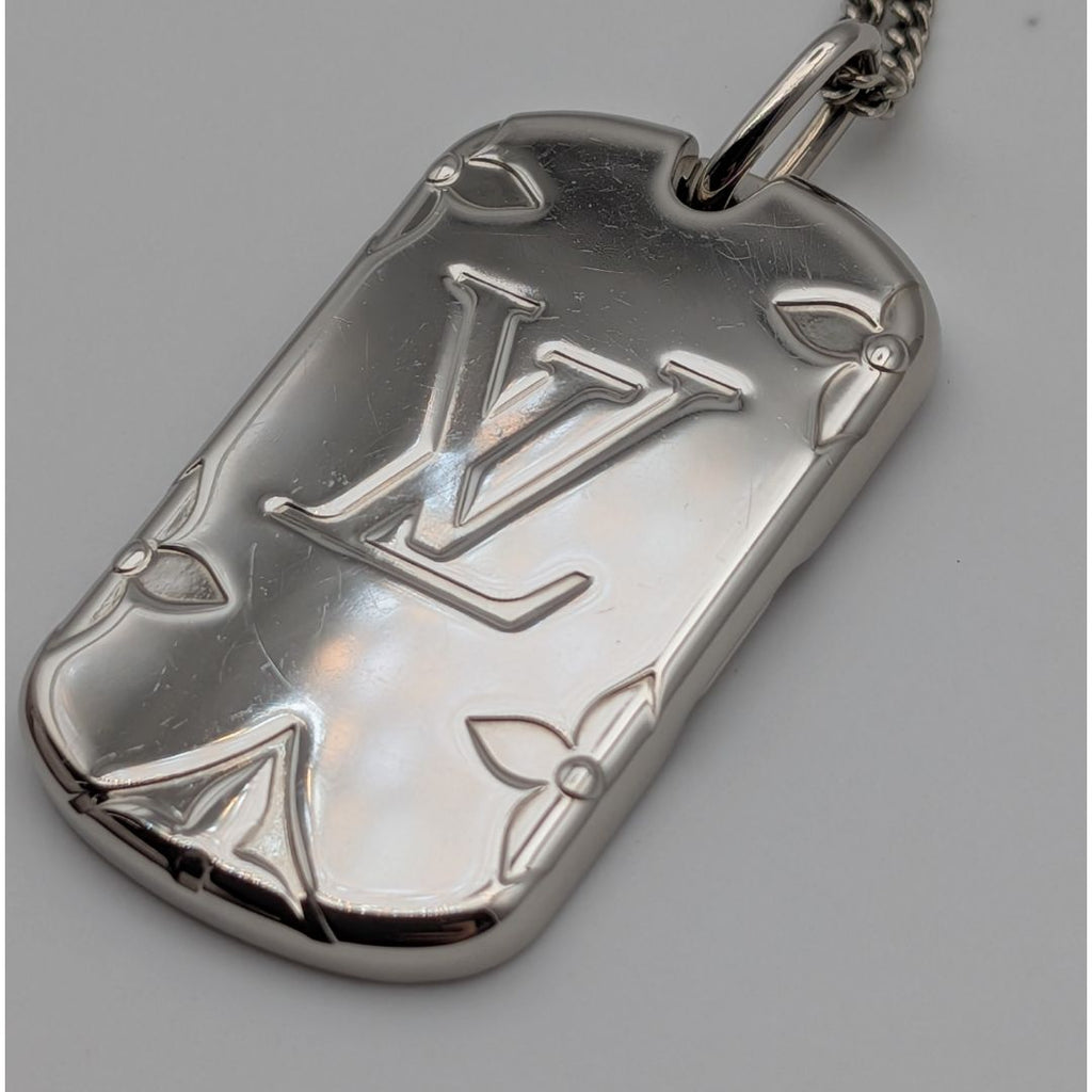 Louis Vuitton Locket Pendant Monogram Silver — view 3