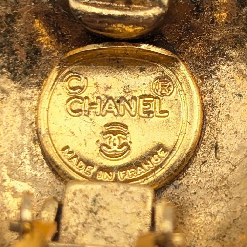 Chanel Earrings CC Logo Gold Flower Round First Era Vintage — view 7
