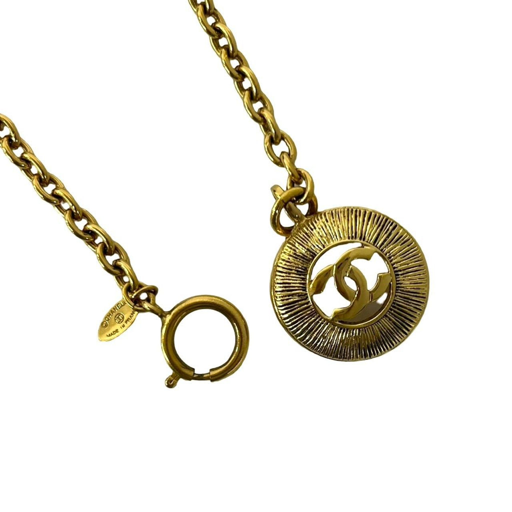 Chanel Vintage CC Logo Motif Chain Pendant Gold — view 5