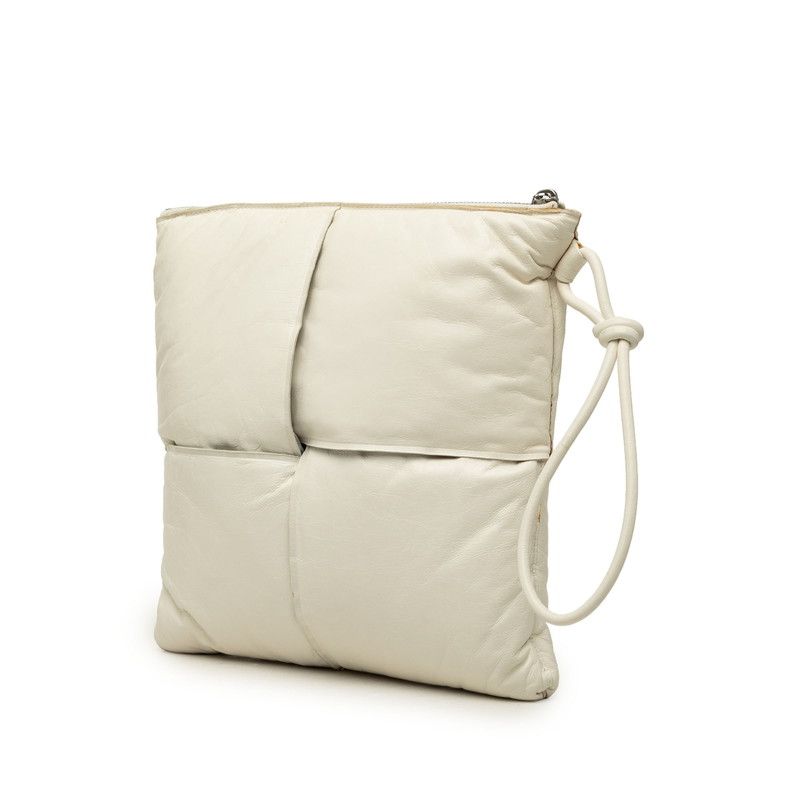 Bottega Veneta Maxi Intrecht Clutch White Leather — view 2