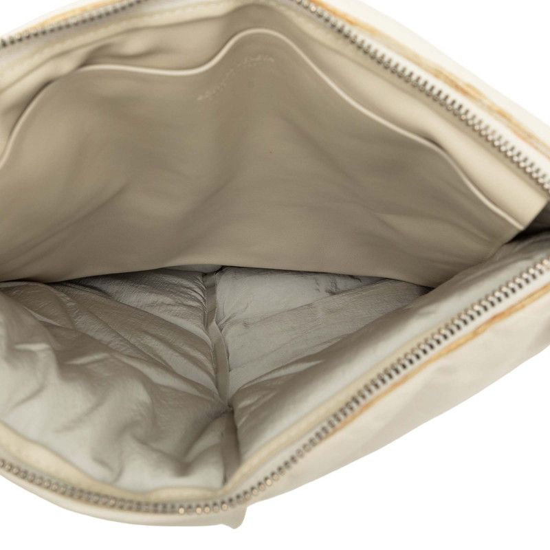Bottega Veneta Maxi Intrecht Clutch White Leather — view 4