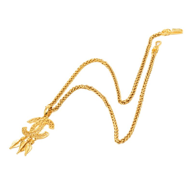Chanel Vintage CC Logo Rogue Chain Necklace Gold Plated — view 3