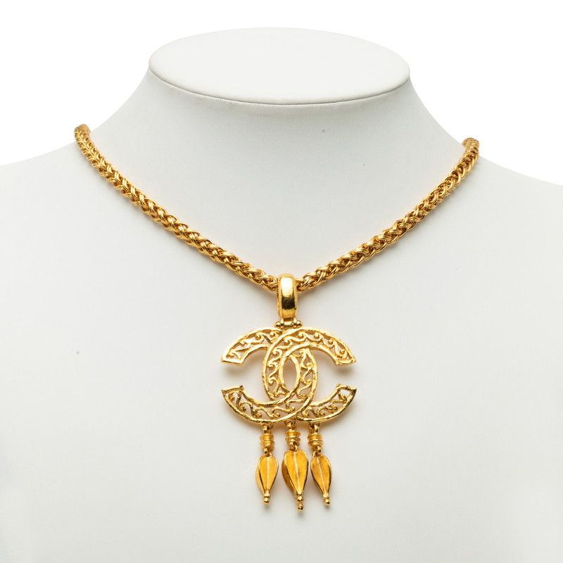 Chanel Vintage CC Logo Rogue Chain Necklace Gold Plated — view 6