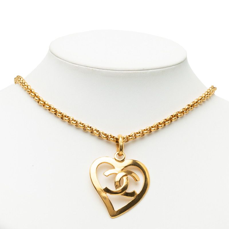 Chanel Vintage CC Logo Heart Motif Rogue Chain Necklace Gold Plated — view 5