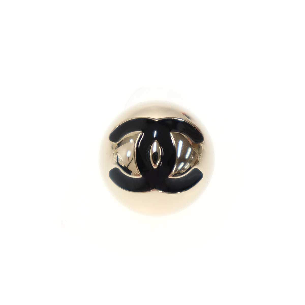 Chanel 25 CC Logo Earrings Gold