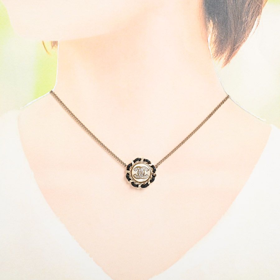 Chanel Necklace Gold — view 5