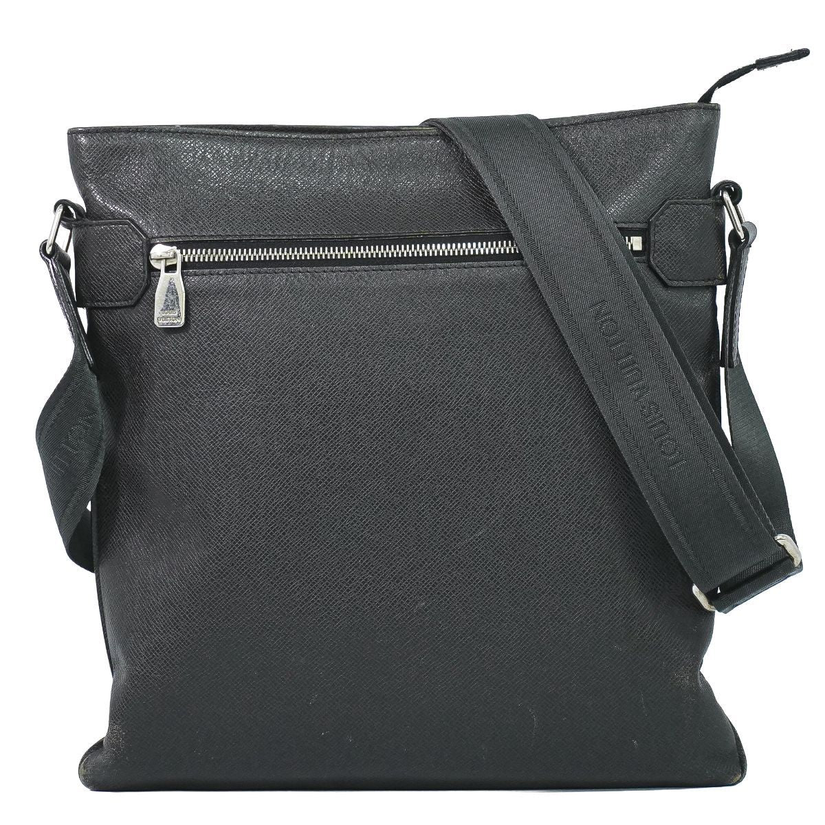 Louis Vuitton LV Sasha Taiga Leather Shoulder Bag Pochette Ardoise Black Vintage