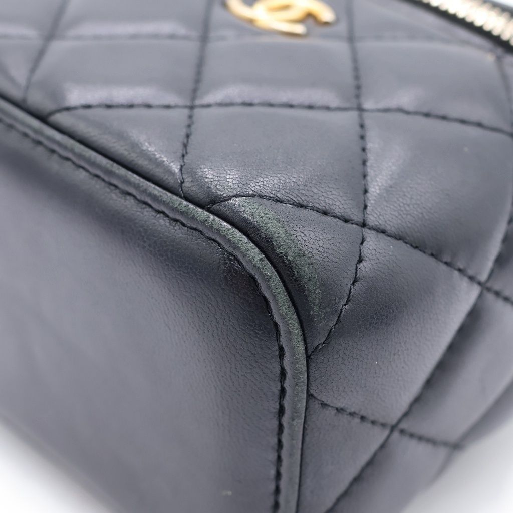 Chanel CC Logo Quilted Lambskin Gold Mini Vanity Chain Shoulder Bag Black — view 5