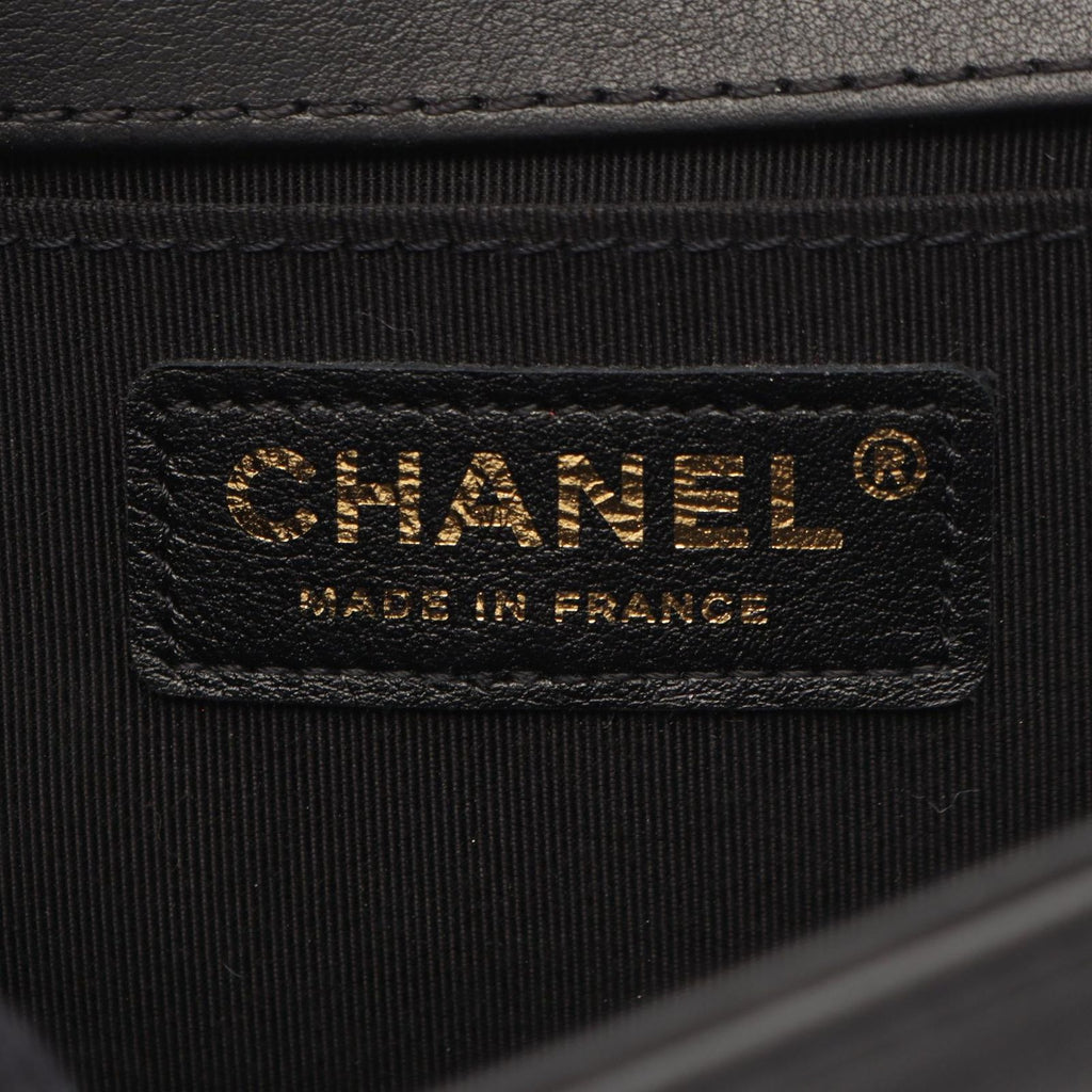 Chanel Shoulder Bag Boy Small Chain — view 4