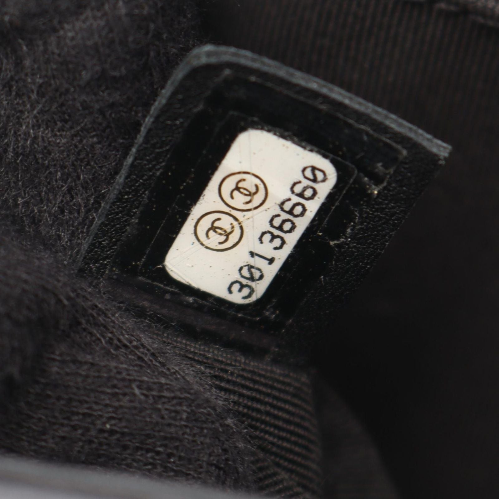Chanel Shoulder Bag Boy Small Black Caviar Leather Chain Shawl — view 5