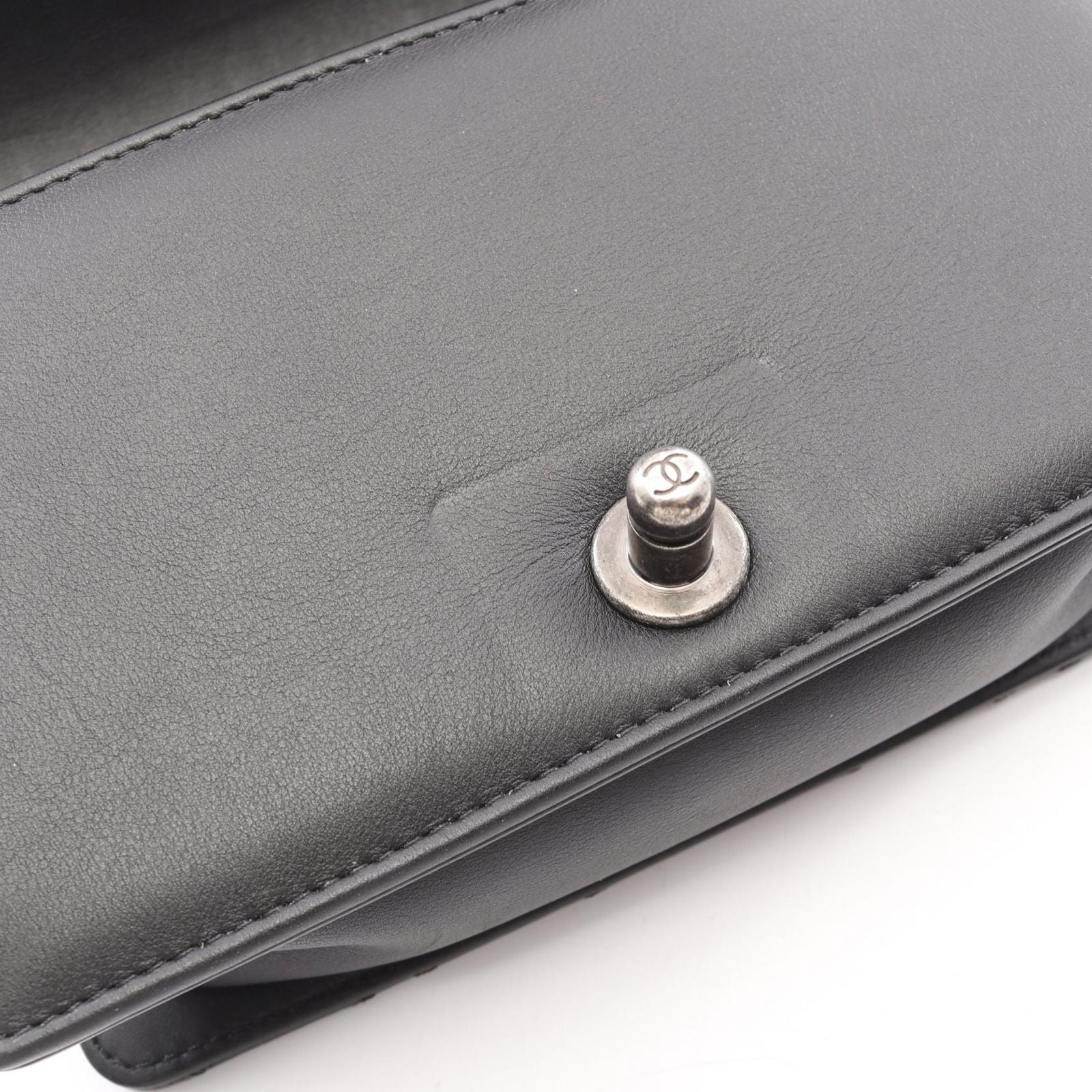 Chanel Shoulder Bag Boy Small Black Caviar Leather Chain Shawl — view 7