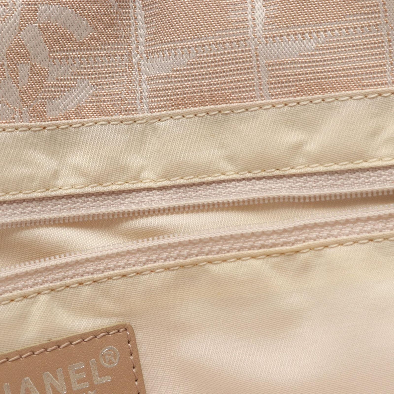 Chanel Tote Bag New Travel Line MM Beige Leather MM — view 6