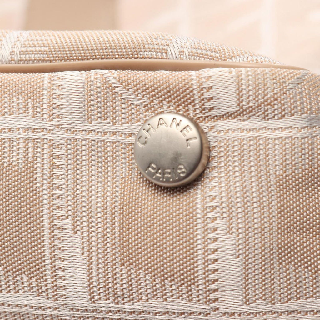 Chanel Tote Bag New Travel Line MM Beige Leather MM — view 7