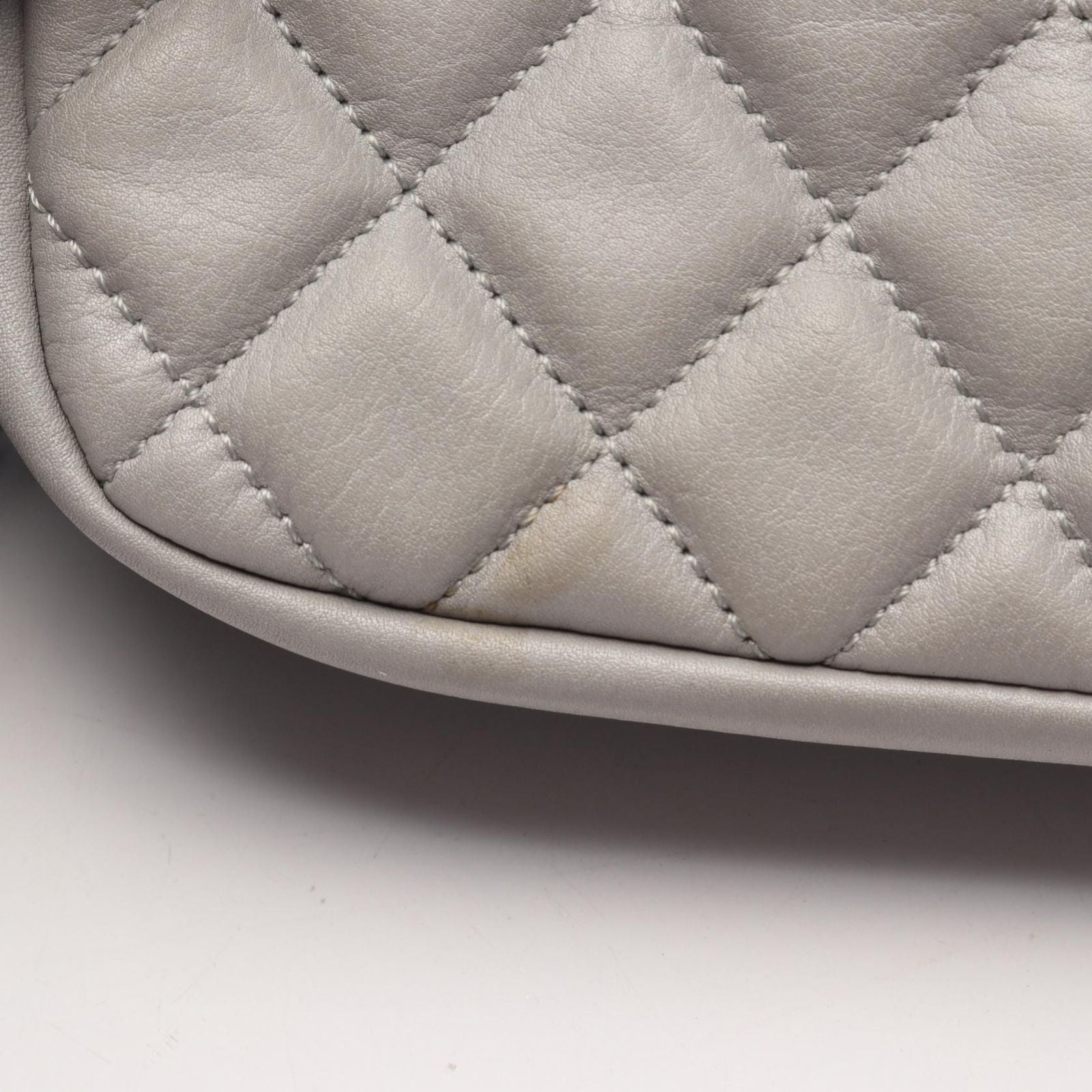 Chanel Shoulder Bag Quilted Gray Leather — view 7