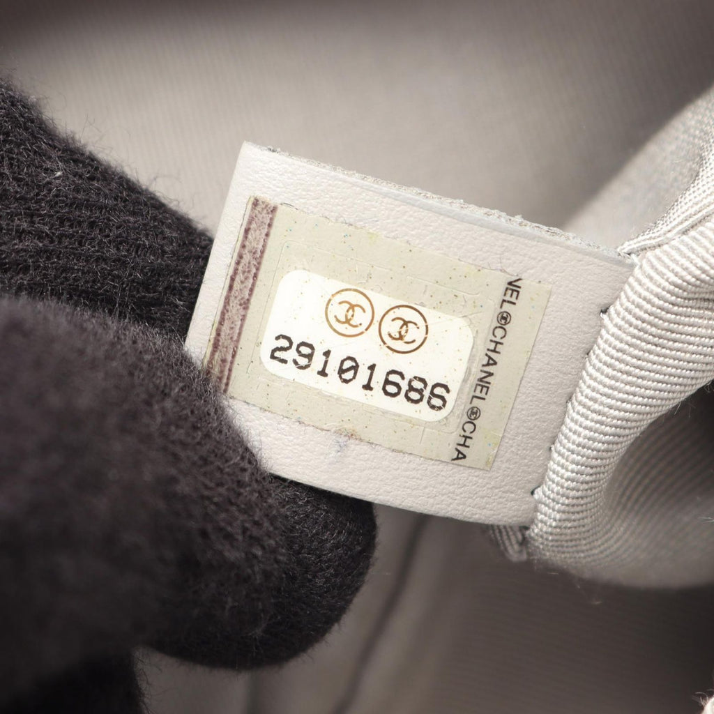 Chanel Shoulder Bag Quilted Gray Leather — view 5