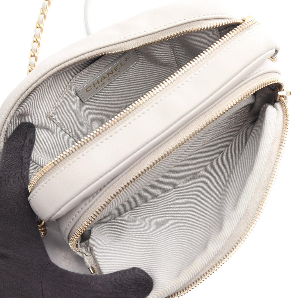 Chanel Shoulder Bag Quilted Gray Leather — view 3