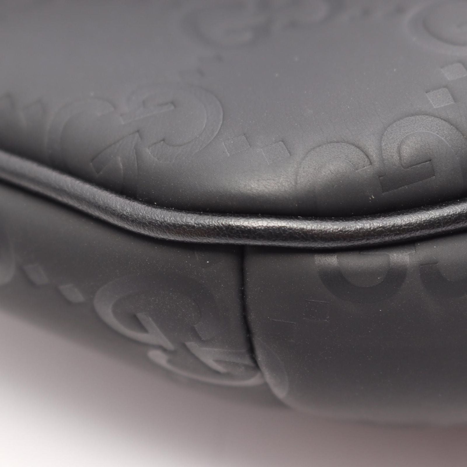 Gucci Waist Bag GG Rubber Cross Black Leather — view 5