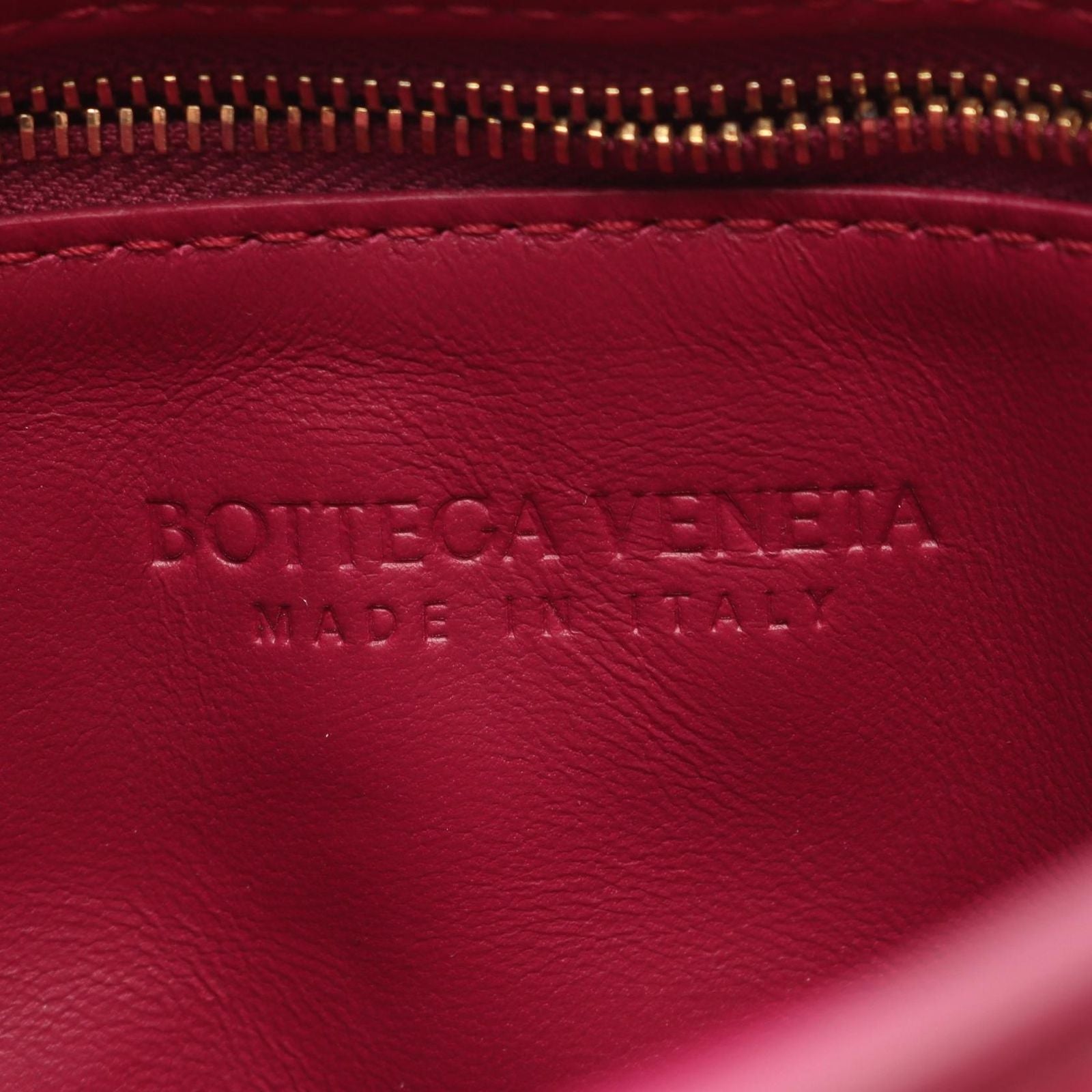 Bottega Veneta Shoulder Bag Padded Cassette Intrecciato Purple Leather — view 4