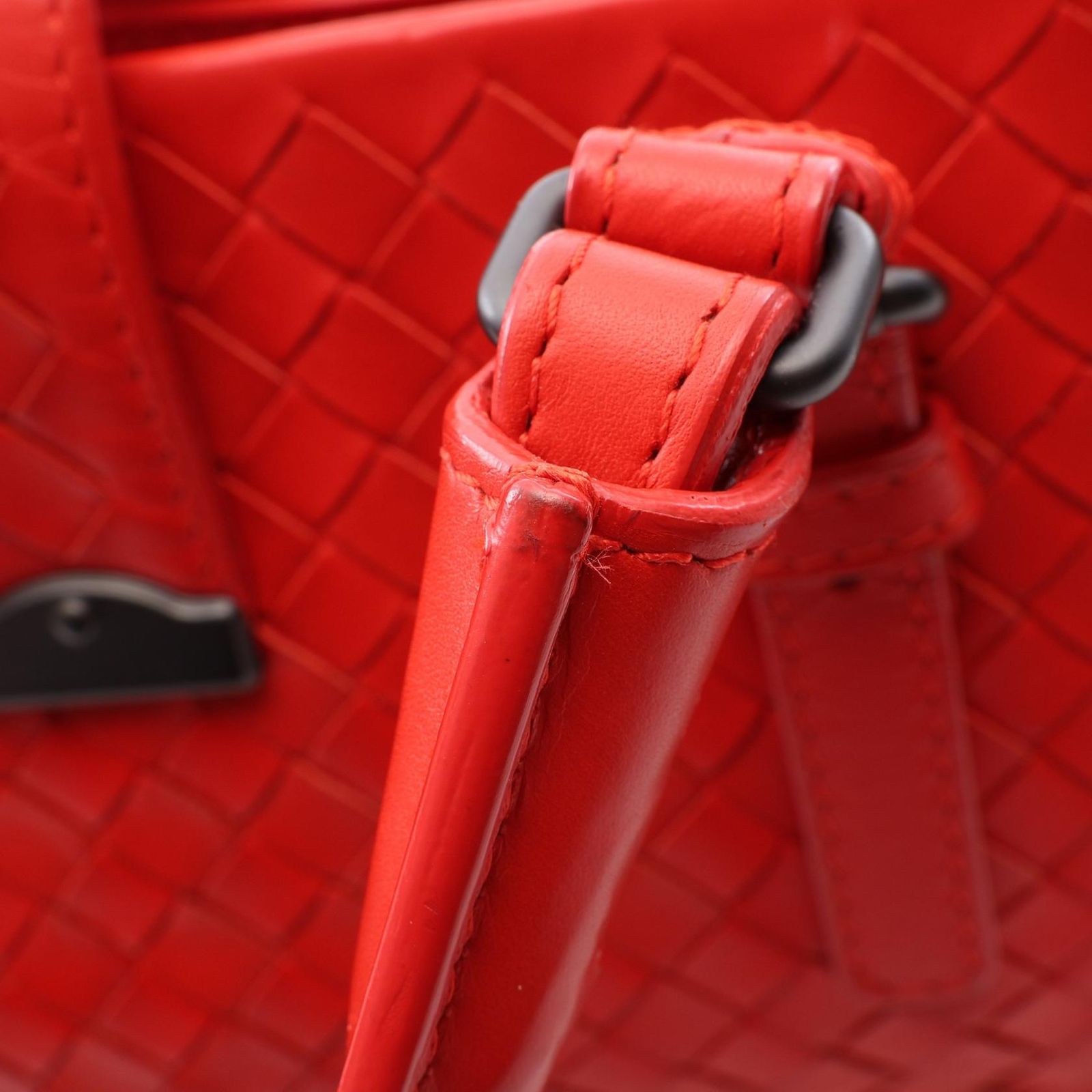 Bottega Veneta Intrecciato Small Rome 2-Way Red Leather Shoulder Bag — view 5