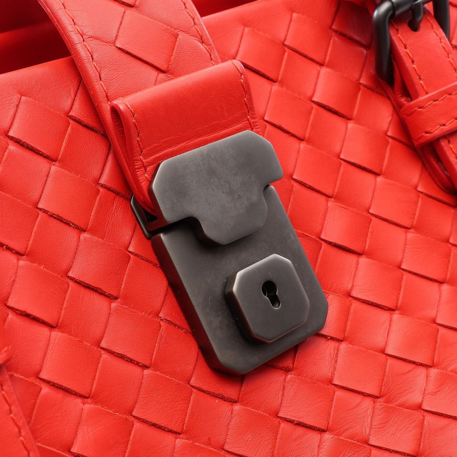 Bottega Veneta Intrecciato Small Rome 2-Way Red Leather Shoulder Bag — view 8