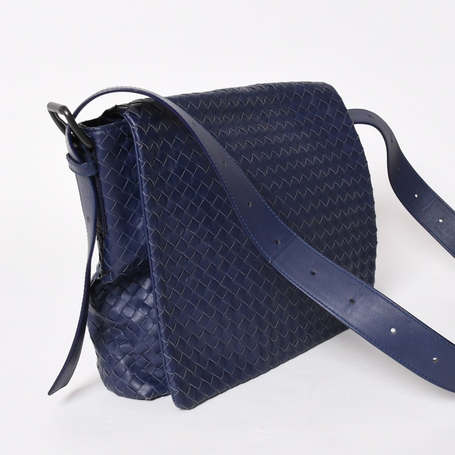 Bottega Veneta Shoulder Bag Intrecciato Blue Matte Silver — view 3