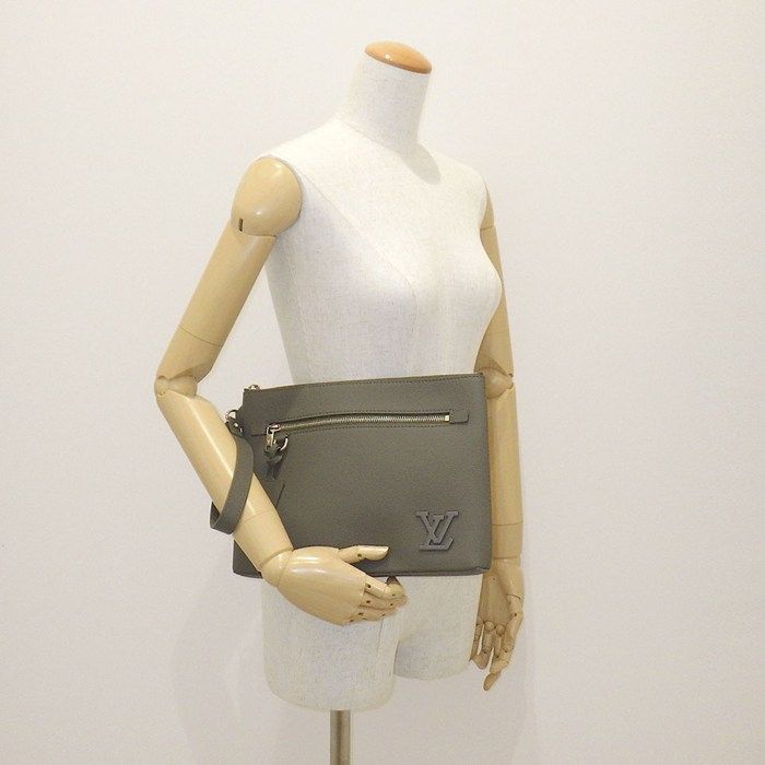 Louis Vuitton Clutch Takeoff Pouch Khaki LV Aerolog Lambskin Silver — view 8