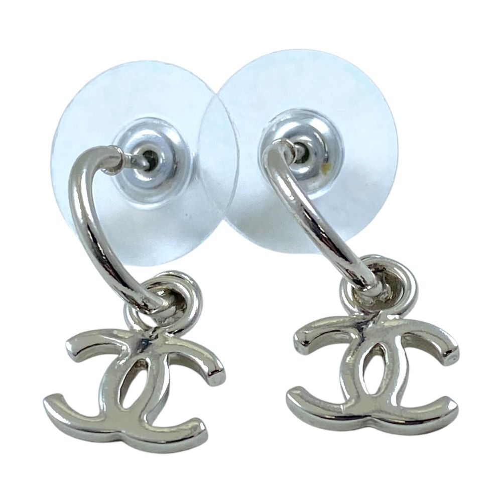 Chanel Swing Earrings CC Logo Accessory Metal Silver — view 5