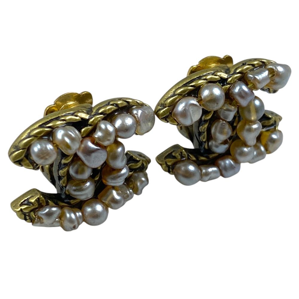 Chanel CC Logo Earrings Vintage Accessory Metal Faux Pearl Gold — view 4