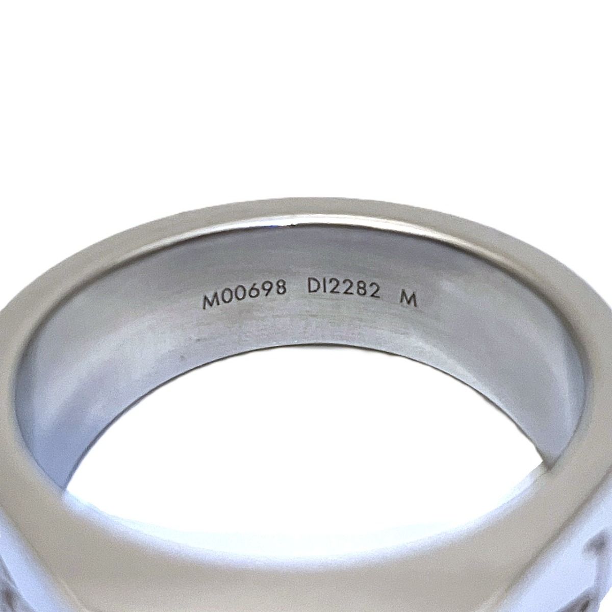 Louis Vuitton Bague Monogram Ring a Creasing Sally Gross Weight — view 3