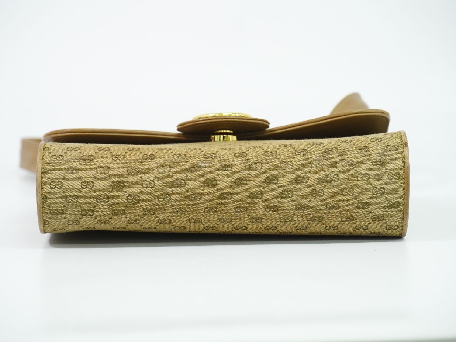 Gucci Vintage Interlocking Micro GG Shoulder Bag Canvas Beige — view 3