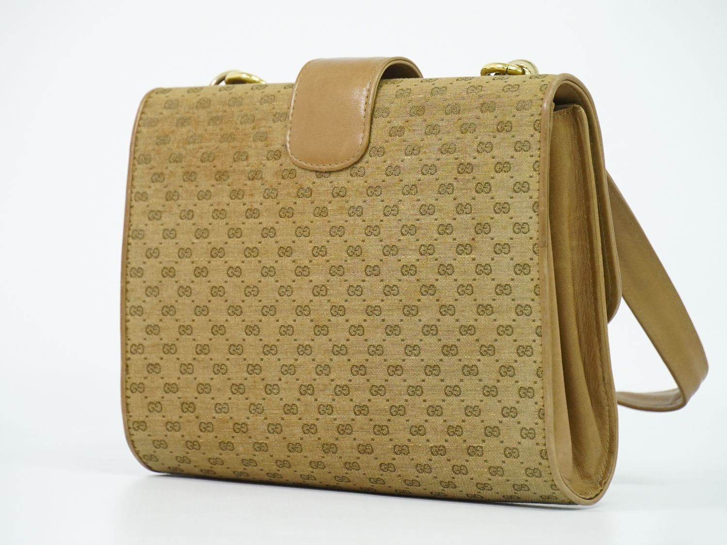 Gucci Vintage Interlocking Micro GG Shoulder Bag Canvas Beige — view 2