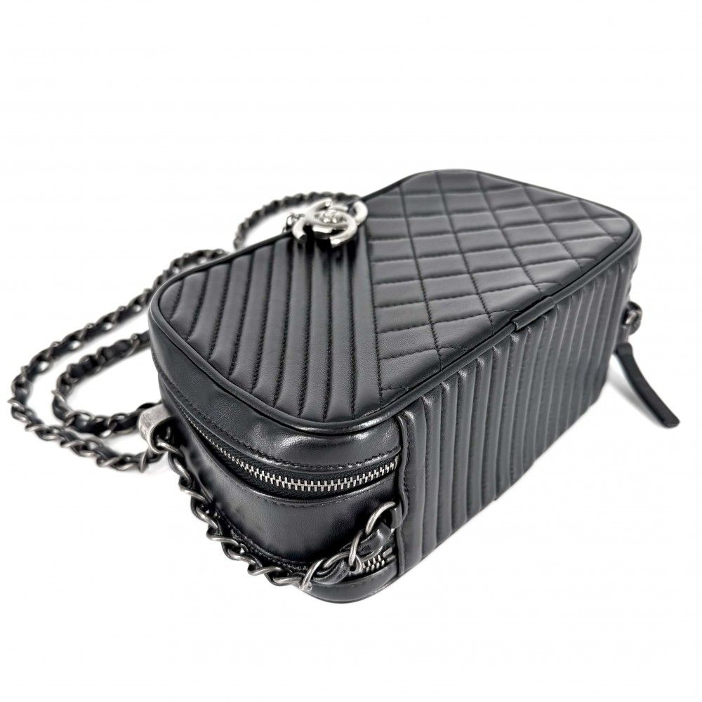 Chanel Shoulder Bag Boy Chain Crossbody CC Logo Leather Black Matte Silver — view 3