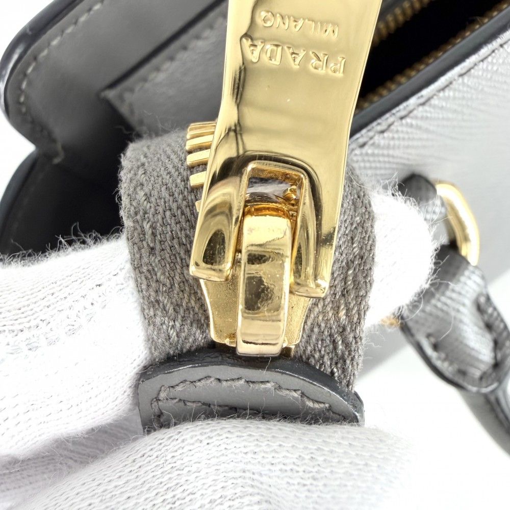 Prada 2-Way Triangle Logo Shoulder Bag Crossbody Leather Gray Gold Vintage — view 7