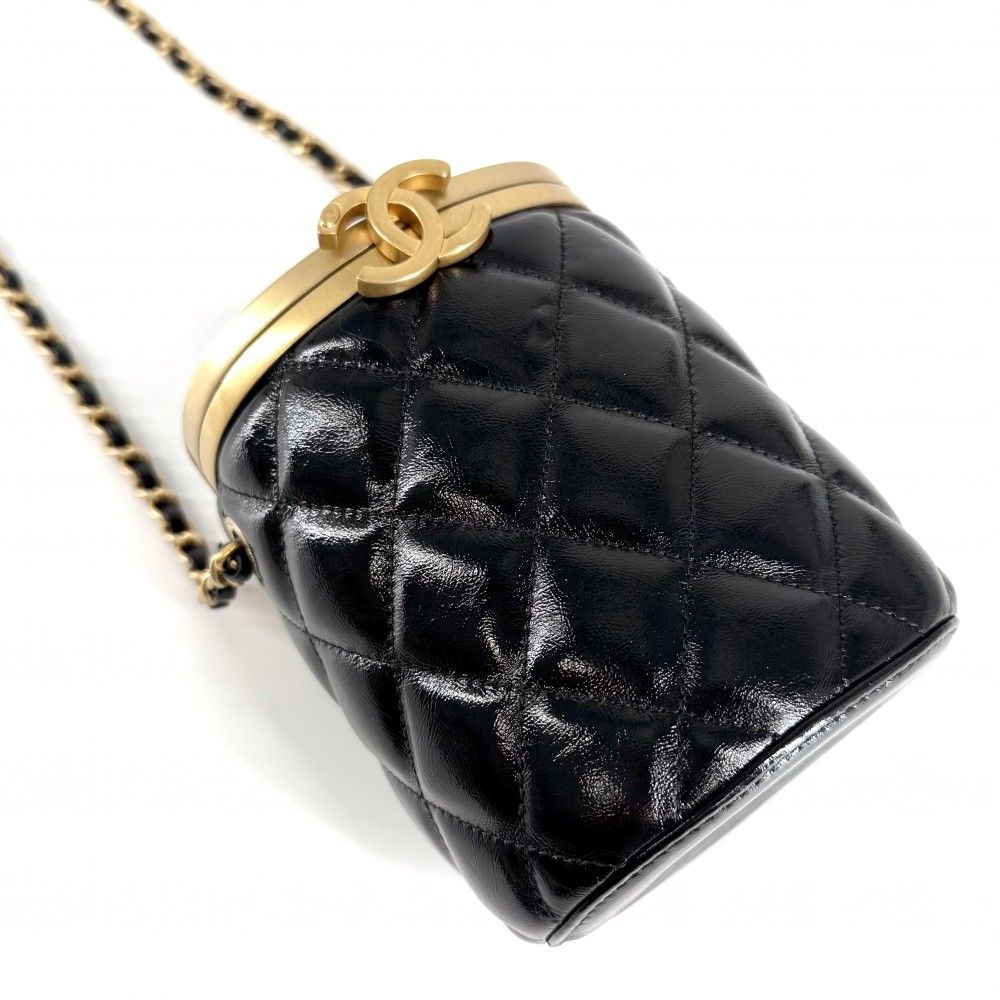 Chanel Shoulder Bag Quilted CC Logo Small Pochette Leather Black Gold Vintage — view 3