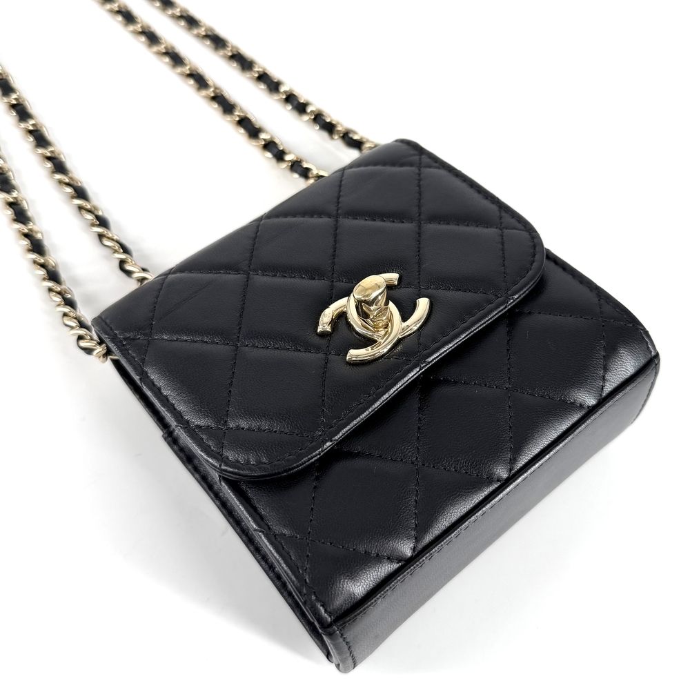 Chanel Shoulder Bag Crossbody CC Logo Quilted Chain Lambskin Black Gold Vintage — view 3